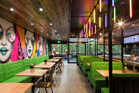BIGPRINTS_Diseno-interior-mobiliario-personalizado-neon-Pizza-Fresh-Co BIGPRINTS_Diseno-interior-mobiliario-personalizado-neon-Pizza-Fresh-Co