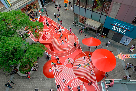 BIGPRINTS_Planeta-rojo-una-decoracion-exterior-espacios-publicos BIGPRINTS_Planeta-rojo-una-decoracion-exterior-espacios-publicos