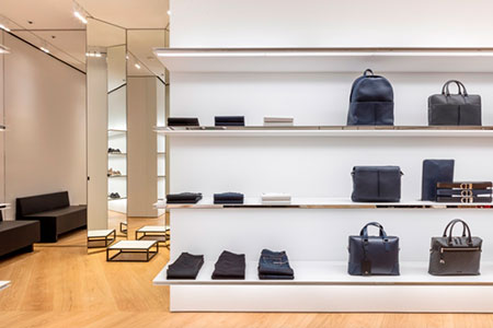 BIGPRINTS_colocacion-producto-tienda-Dior-homme BIGPRINTS_colocacion-producto-tienda-Dior-homme