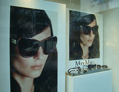 Instalacion expositor diseño marca Max Mara optica Instalacion expositor diseño marca Max Mara optica