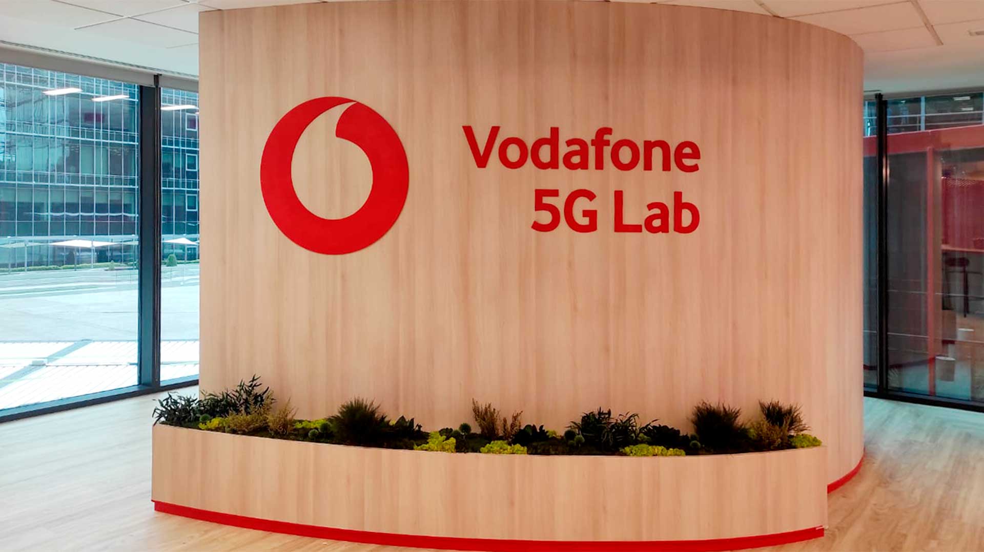 Letras corpóreas para una sede de Vodafone