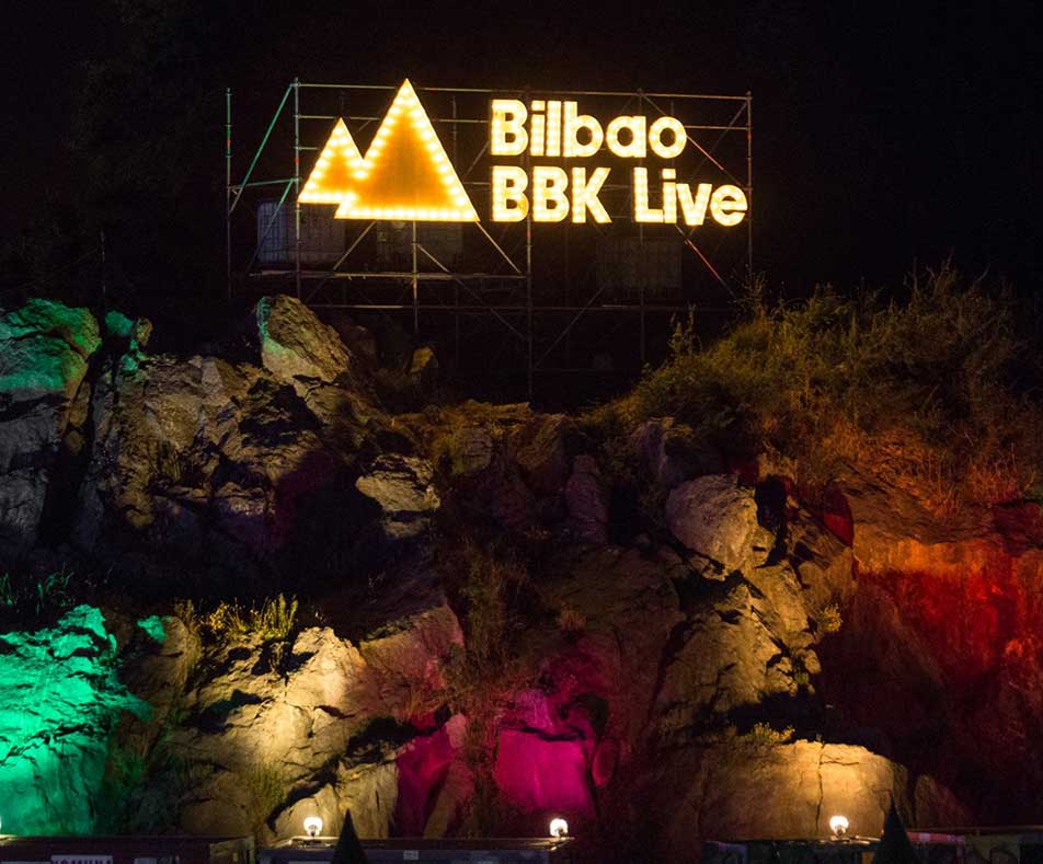 Rótulos luminosos para un evento de BBK live