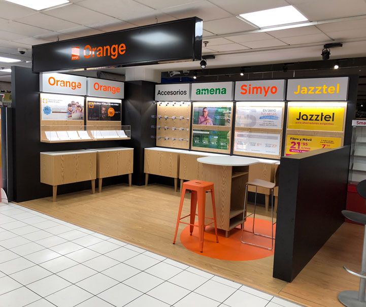 Actualización punto de venta Orange con mobiliario personalizado