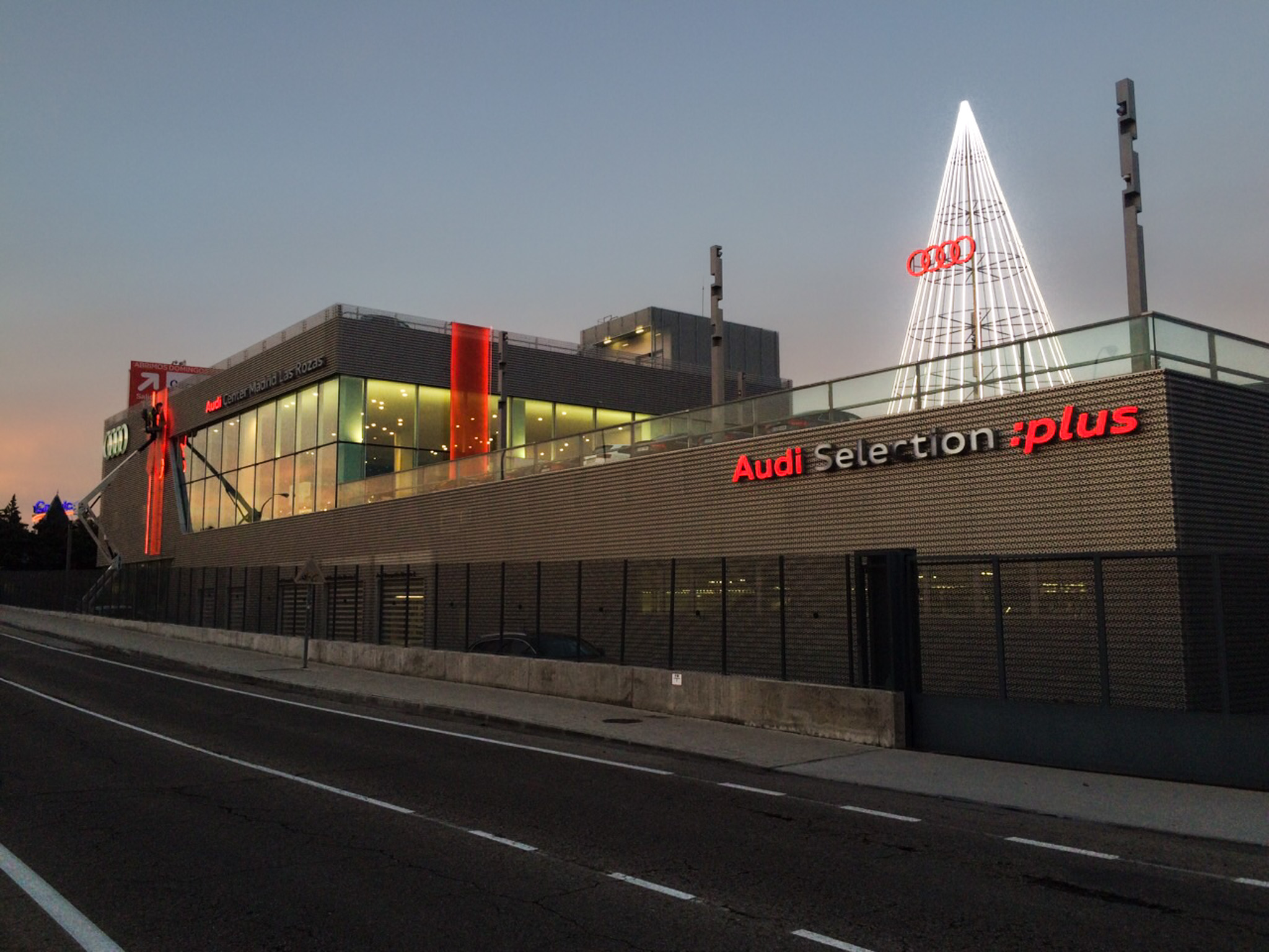 Decoración de Navidad concesionario Audi